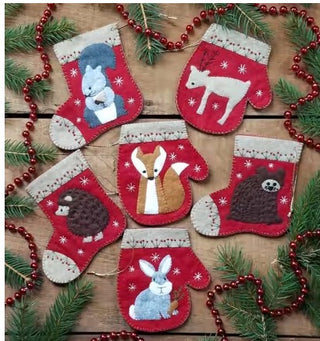 CHRISTMAS CRITTERS MITTENS ORNAMENT KIT - RACHEL'S OF GREENFIELD (M)