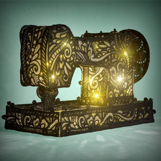 FREESTANDING LACE VINTAGE SEWING MACHINE CD