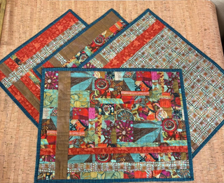 GOOF-PROOF LATTICE BORDER - TABLE RUNNER & PLACEMATS (M) - TIGER LILY PRESS